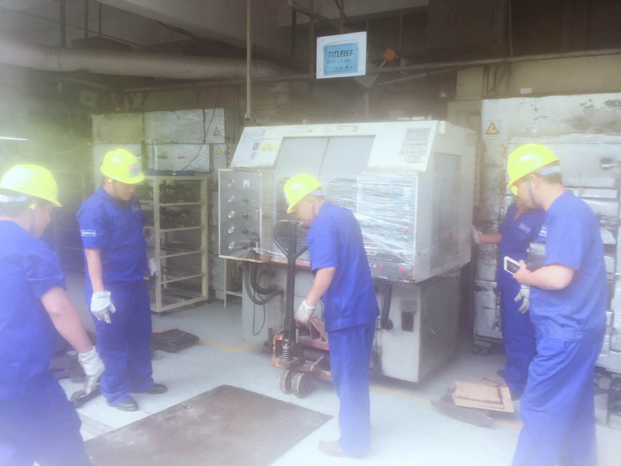 深圳搬家公司搬家一般派几个搬家师傅？